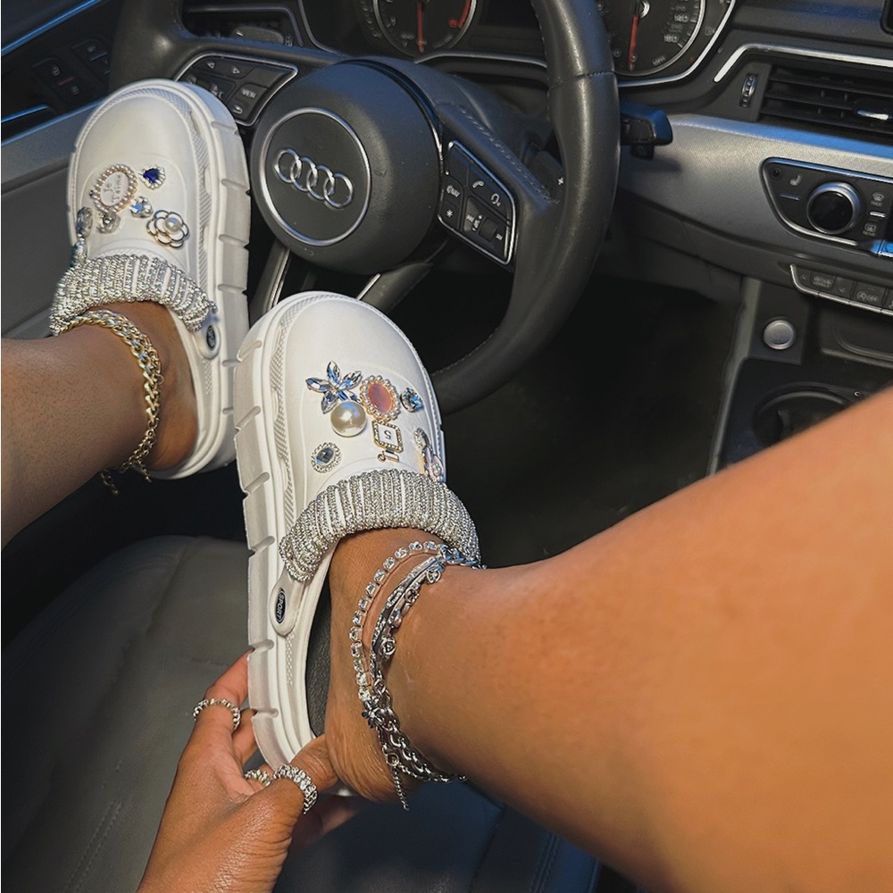 Custom Clogs - Picture 3 of 4